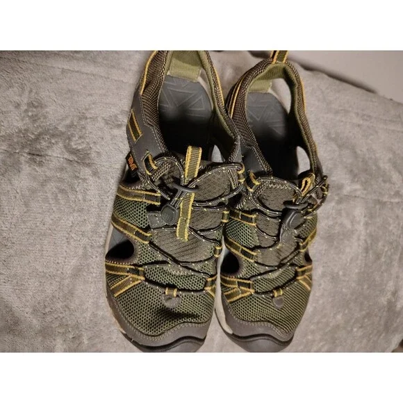Teva Manatee Hiking water outdoor-Kids size 4