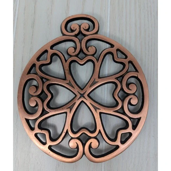 Pampered Chef 2007 copper metal trivet hearts scrolls
