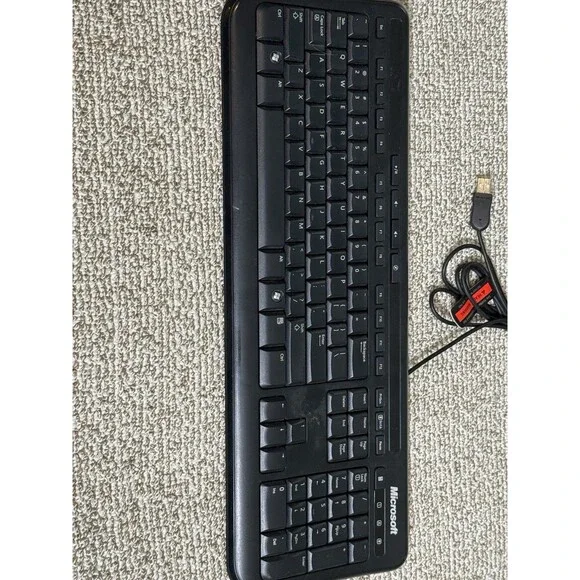Microsoft Wired USB Keyboard 600 - Model 1366 - Black - With Number Pad