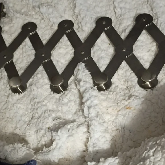 Expandable Over The Door Hanging Coat/Purse Hanger