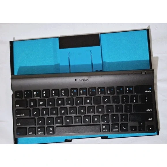Logitech 820-005094 Tablet Keyboard For iPad Y-R0034 With Tablet Stand Bluetooth