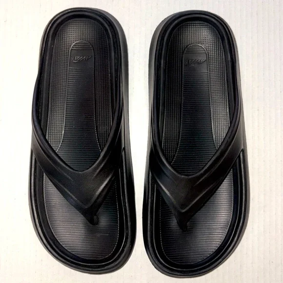 AVIA black cushion flip flop sandal size 8