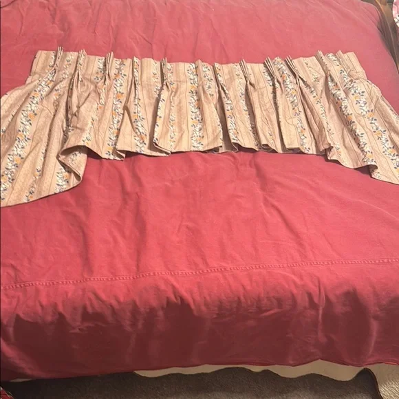 Curtain Cream Pleated Ruffled Floral Valance Curtain with Hooks