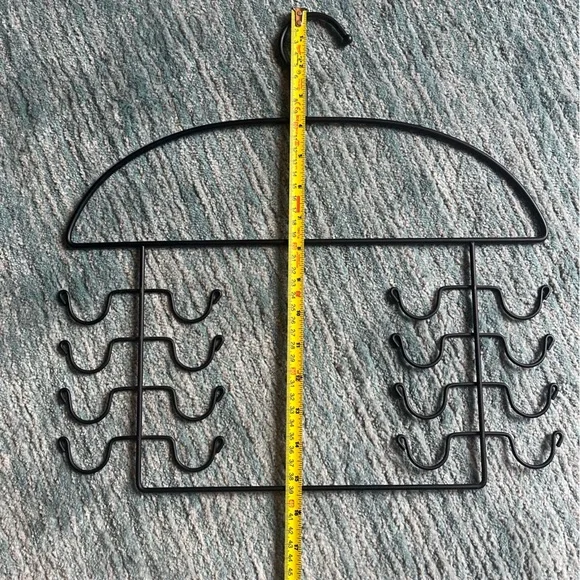 Black multi-hanger with 16 hooks