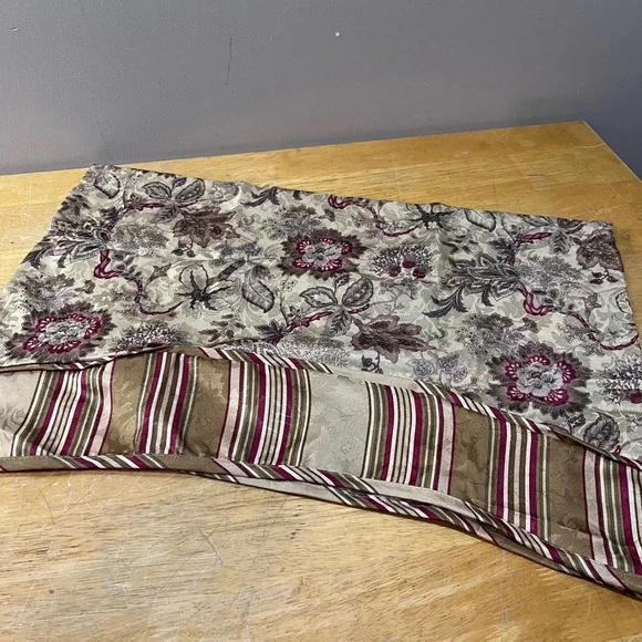 Waverly Mavarra Floral Striped Window Valance Burgundy Scalloped 52x18