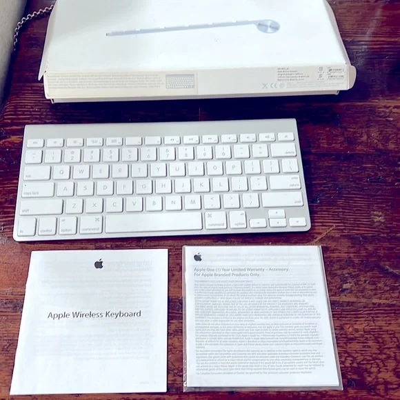 Version one of the Apple Wireless Keyboard. Never Used.
