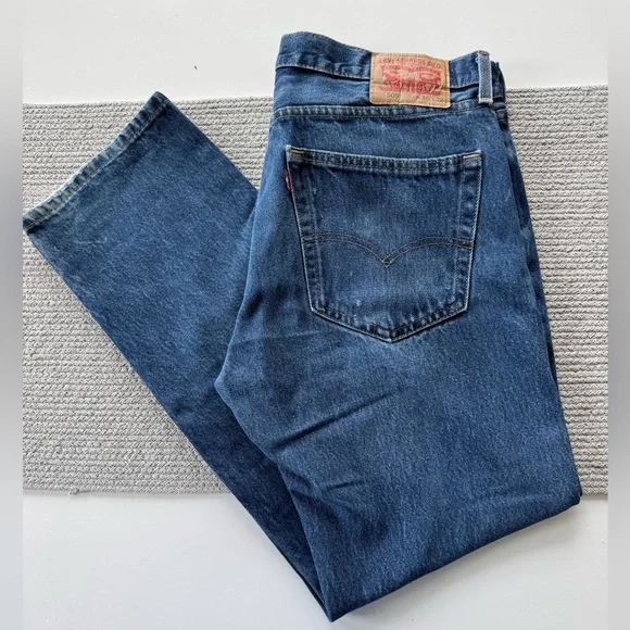 Levi’s 505 Medium Blue Straight Leg Men’s Jeans Size 36 x 32