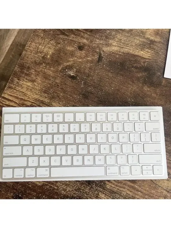 Apple Magic Keyboard Wireless Bluetooth Model A1644 - Silver (MLA22LL/A) TESTED✅