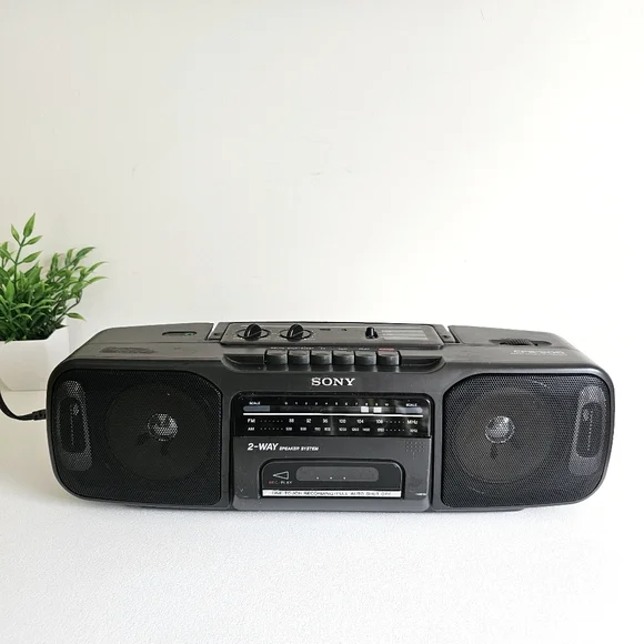 Sony CFS-200 Portable Black Boombox, Stereo Tape Player, Non Working Cassette