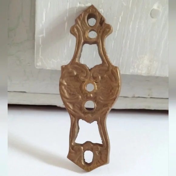 Vintage Elegant Gold Wall Decor Accent