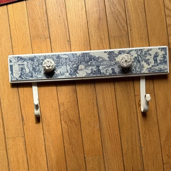 French Country/ shabby chic Decorative Wall Hook Rack