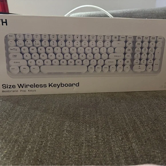 Compact White Wireless Keyboard - Pop Key Design