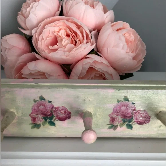 Romantic Shabby Chic Roses Fleur De Lis Wall Hanger With Pegs