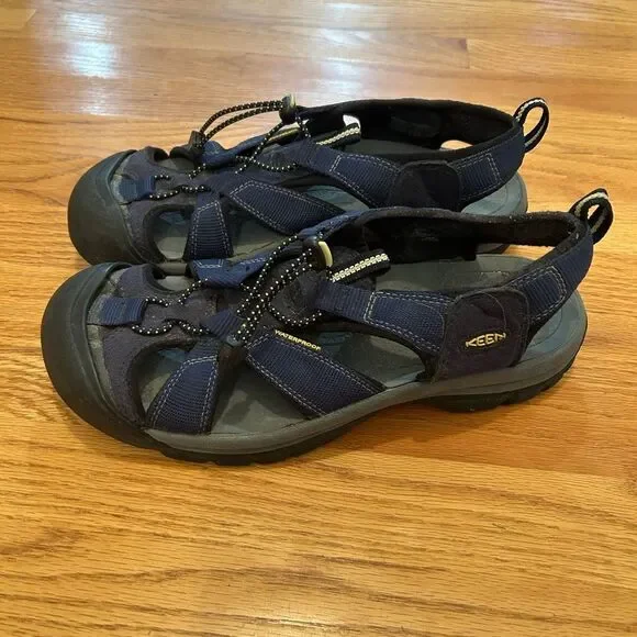 KEEN mens Newport Blue Sandal Shoes Size 11