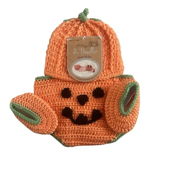 So Dorable Hand Crocheted Pumpkin Photo Op Set‎ Infant 0-6 Months NWT