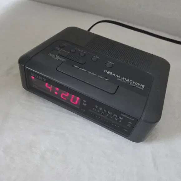 Vintage Sony Dream Machine FM AM Digital Clock Radio Black ICF-C240