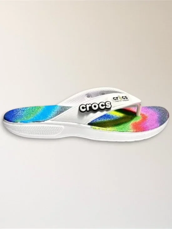 NWT Crocs Classic Flip Rainbow White Spray Tie Dye Sandals Men's 4 Beach Travel