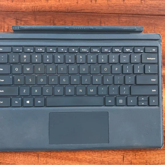 Microsoft Surface Keyboard with Trackpad-Bkue