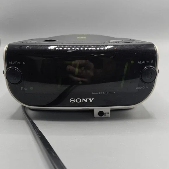 Sony Dream Machine ICF-CD815 FM/AM Radio CD Dual Alarm Clock See Description!