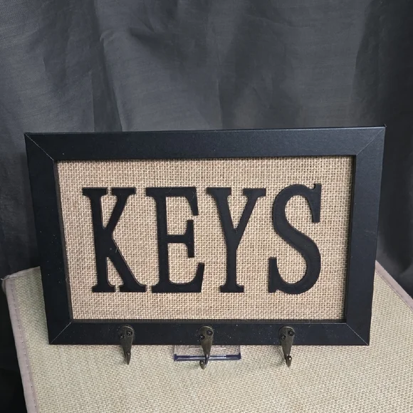 Key Holder Wall Display 11 × 7