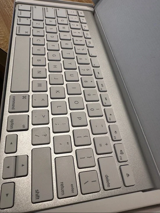 Apple A1314 Wireless Bluetooth Aluminum Keyboard - Silver