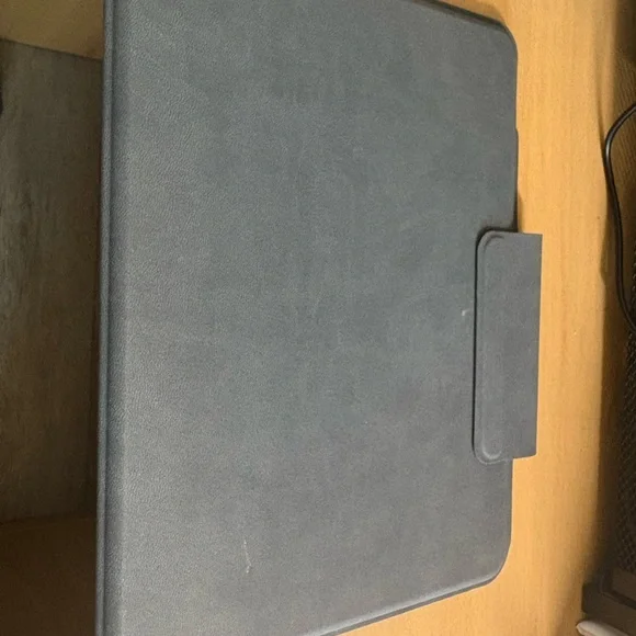 Zagg wireless Bluetooth keyboard for IPad Pro. Gently used, keyboard is clean.