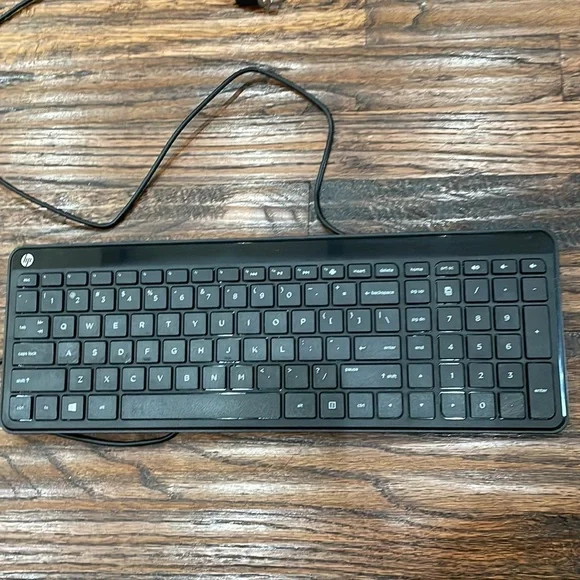 HP Black Wired Full-Size USB Keyboard with Numeric Keypad