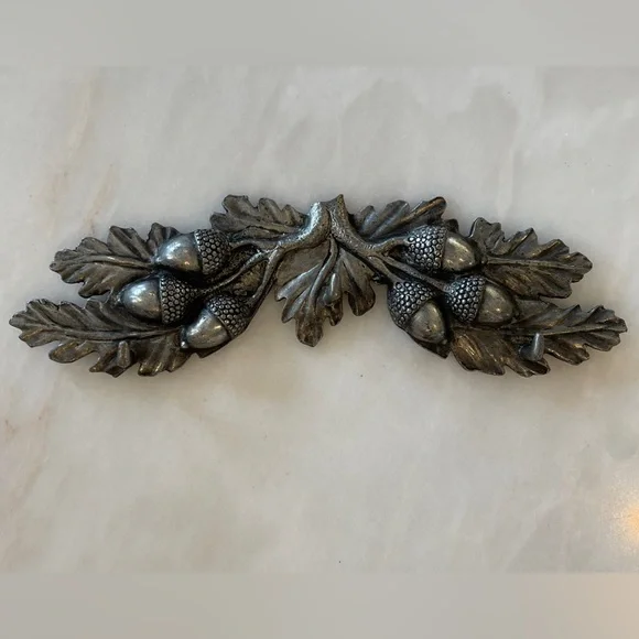 La Matron L’Etain Pewter Acorn Leaf Triple Hook 8