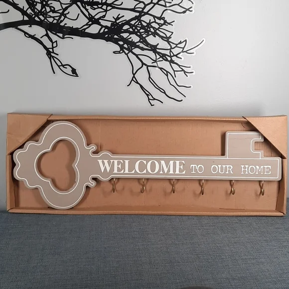 Welcome Wood Wall Key Rack Hook Home Organizer Housewarming Gift
