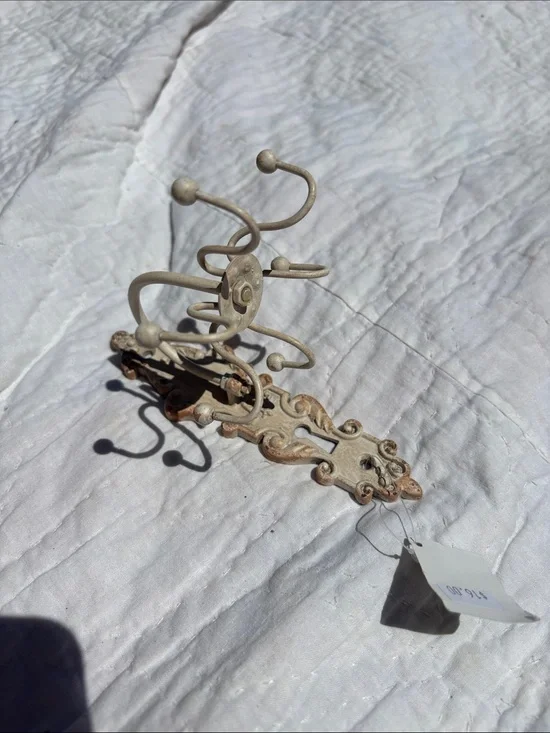 Antique-Style Cream Metal Wall Hook Rack