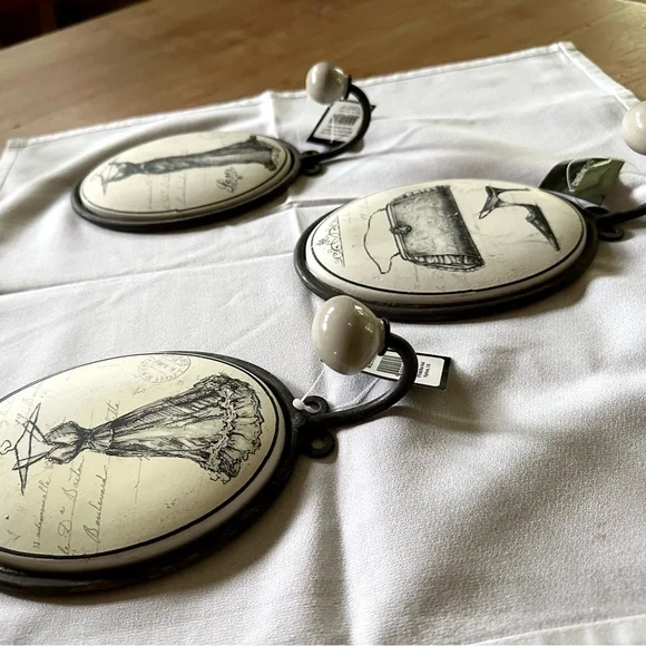 NWT! Elegant Black & White Couture Wall Hooks Set