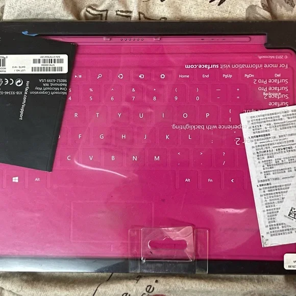 Microsoft Surface RT / 2 / Pro 1 / Pro 2 Type Cover 2 Keyboard 1561 | Pink