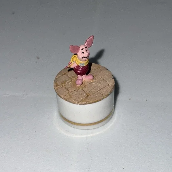 Disney Cast of Characters Collection - Piglet Mini Trinket Box -