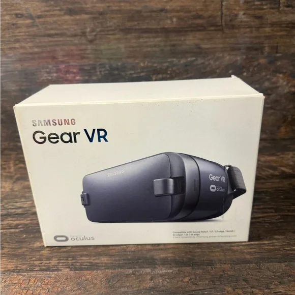 Samsung Black Gear VR Smartphone VR Headset with Ergonomic Design