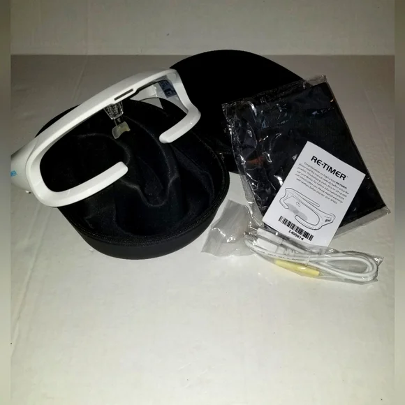 White Re-timer Glasses Black Case Portable Light