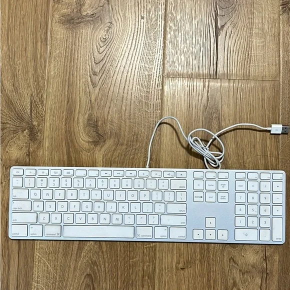 Apple Keyboard