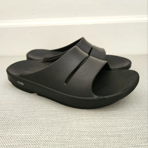 Oofos Ooahh Size 10 Black Slide Sandals Men Recovery Comfort