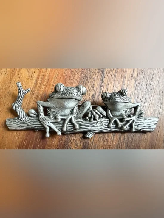 VTG JJ Jewelry Frogs Pewter Brooch Pin Silver tone Signed Jonette