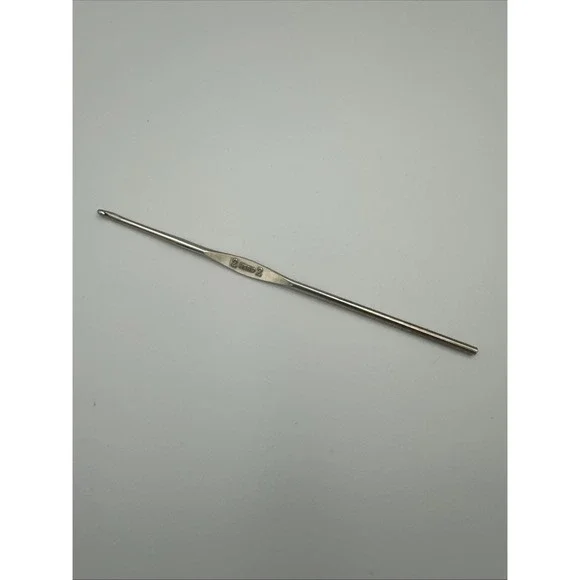 Vintage Used Hero Crochet Hook Made In Japan Size 2 Metal Silver