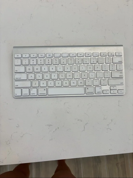 Apple Wireless Aluminum Bluetooth Keyboard - Silver