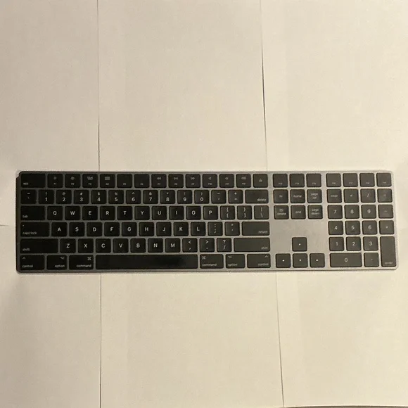 Apple A1843 Wireless Bluetooth Magic Keyboard with Numeric Keypad