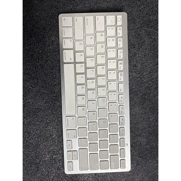 Apple A1314 Wireless Keyboard - MC184LL/B