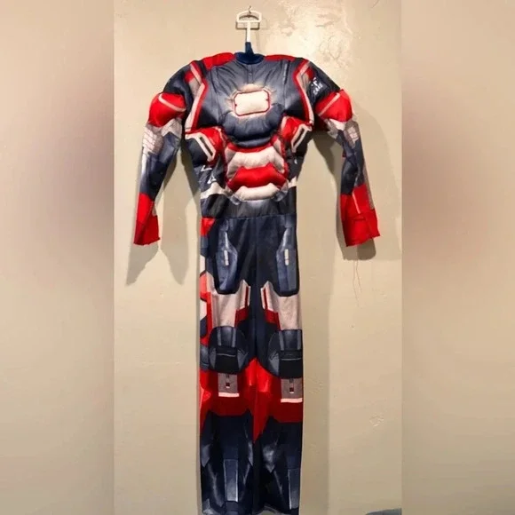 CHILDREN’S SIZE S/SIZE 6 IRON MAN 3 HALLOWEEN COSTUME. ONE PIECE. PULL ON.
