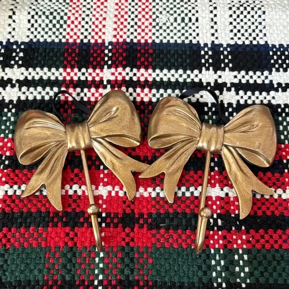 🎀🆕Gold Bow Wall Hooks, Bundle Of 2