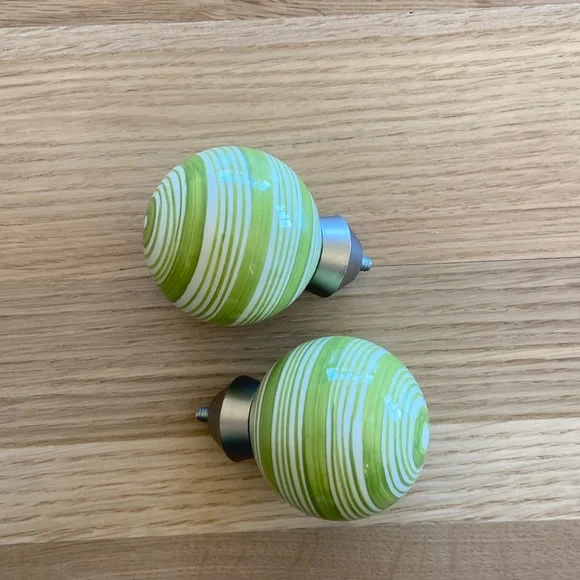 Pottery Barn Kids Ball Finial - Set of 2