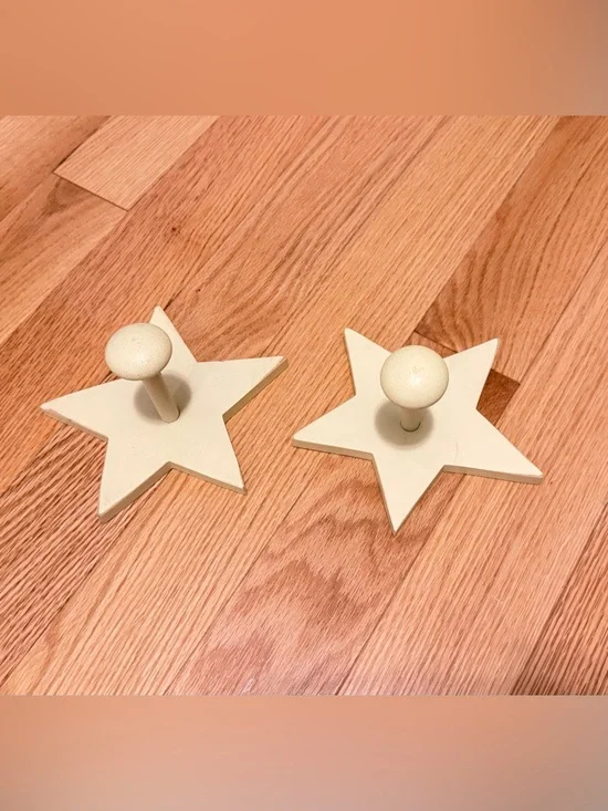 Pottery Barn kids light yellow star coat hooks knobs