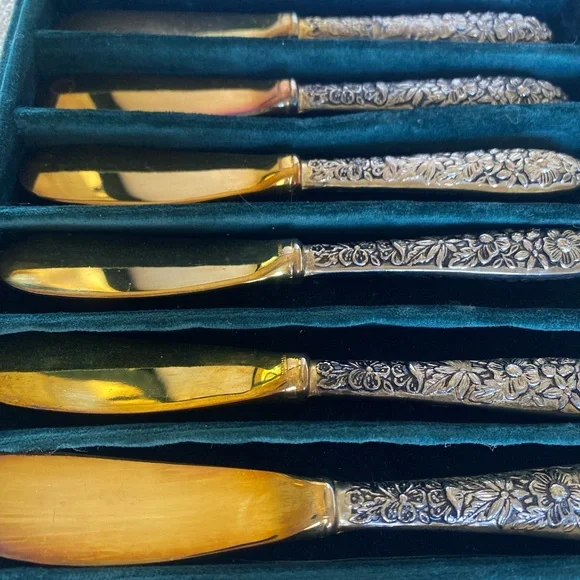 Godinger Silver Art Co./Neiman Marcus, Vintage Gold/Repousse Butter Spreaders