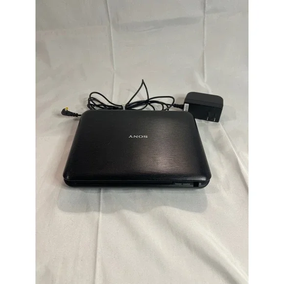 Sony DVP-FX750 Portable DVD Player 7 Inch Widescreen Black with AC Adapter WORKS