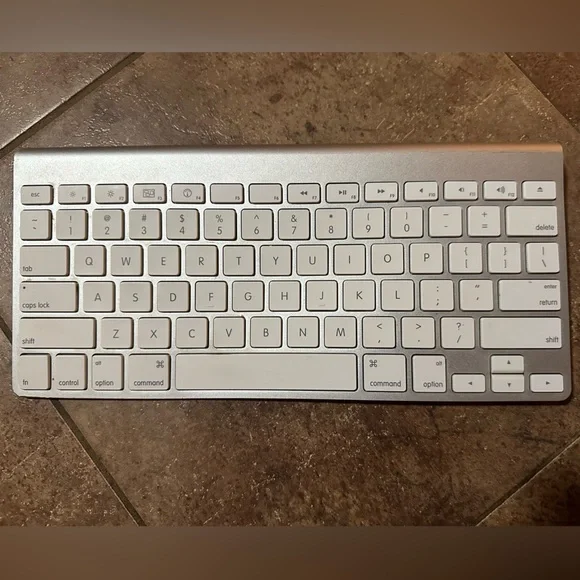 Apple wireless keyboard
