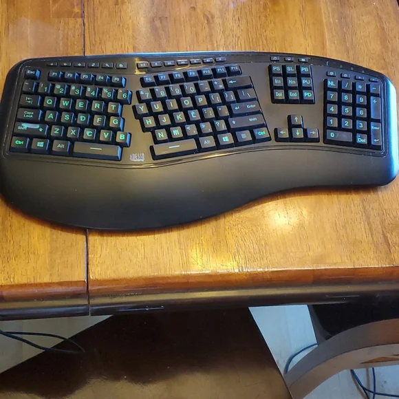 Adesso wired Light up Keyboard AKB 150EB